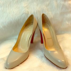 Christian Louboutin round toe pump